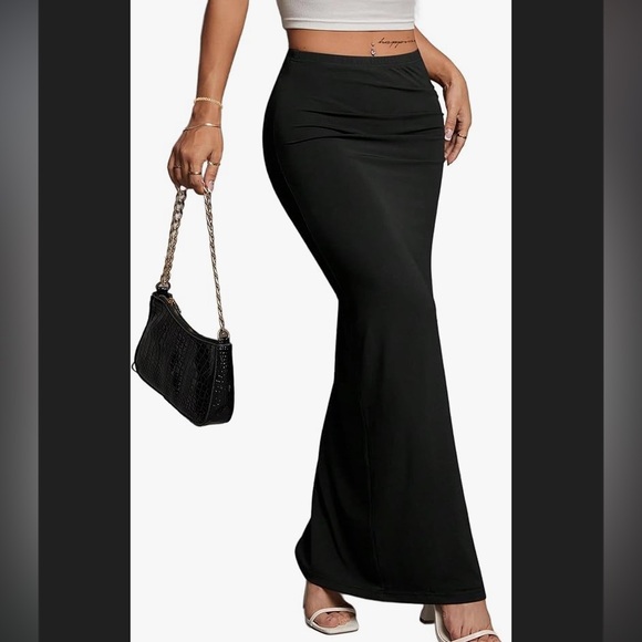 AVANOVA SPLIT SLIT RUCHED SKIRT - Picture 2 of 9